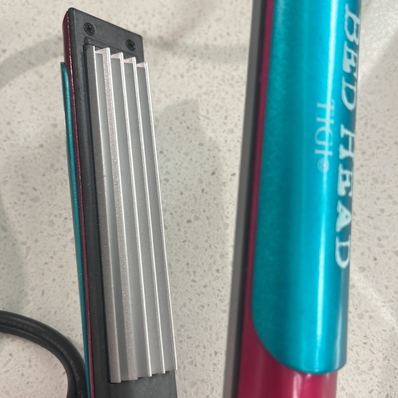 BedHead Crimping/Volumizing Tool - Picture 2 of 2